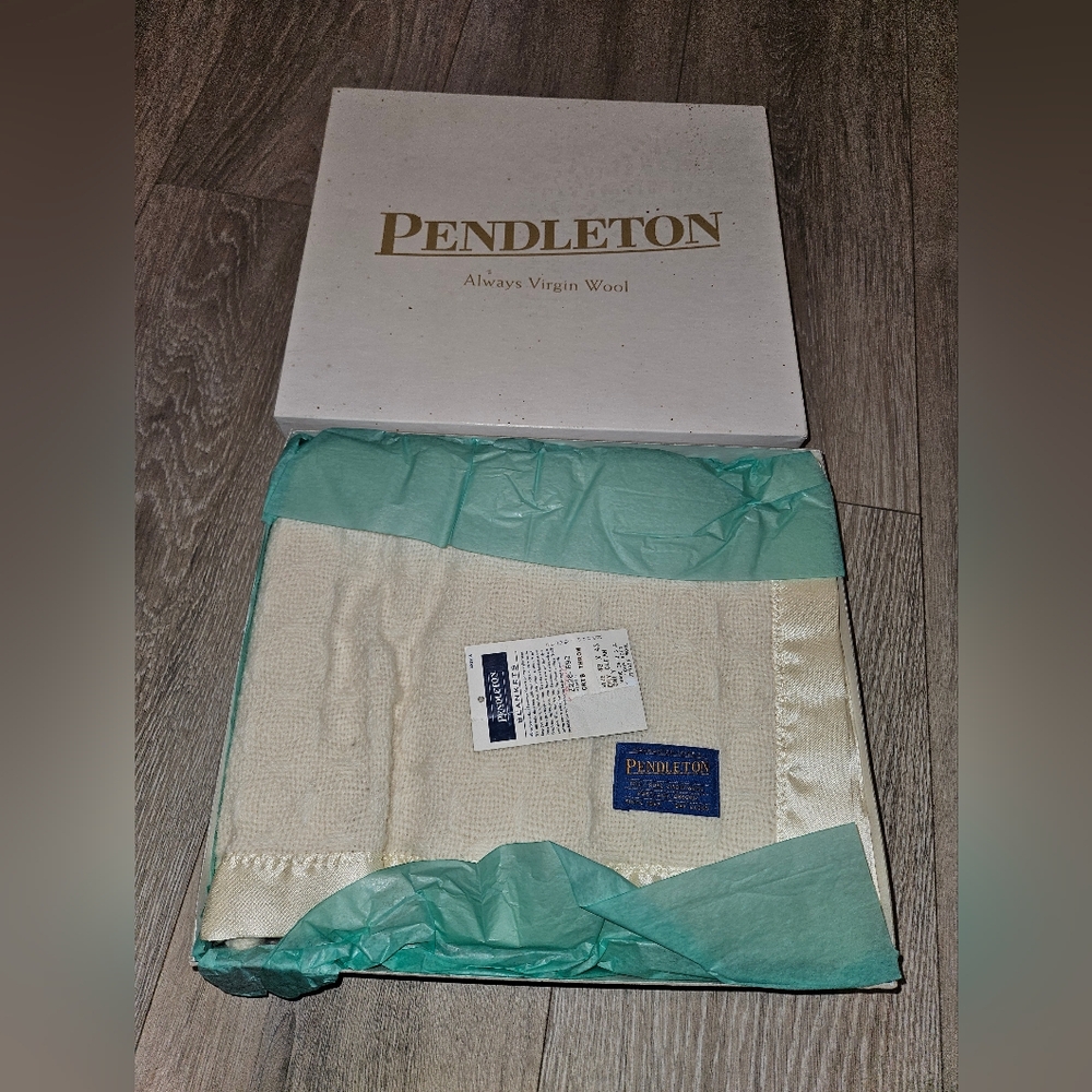 Vintage Pendleton Crib Throw 43x43 100% Soft Virgin Wool Made In USA
